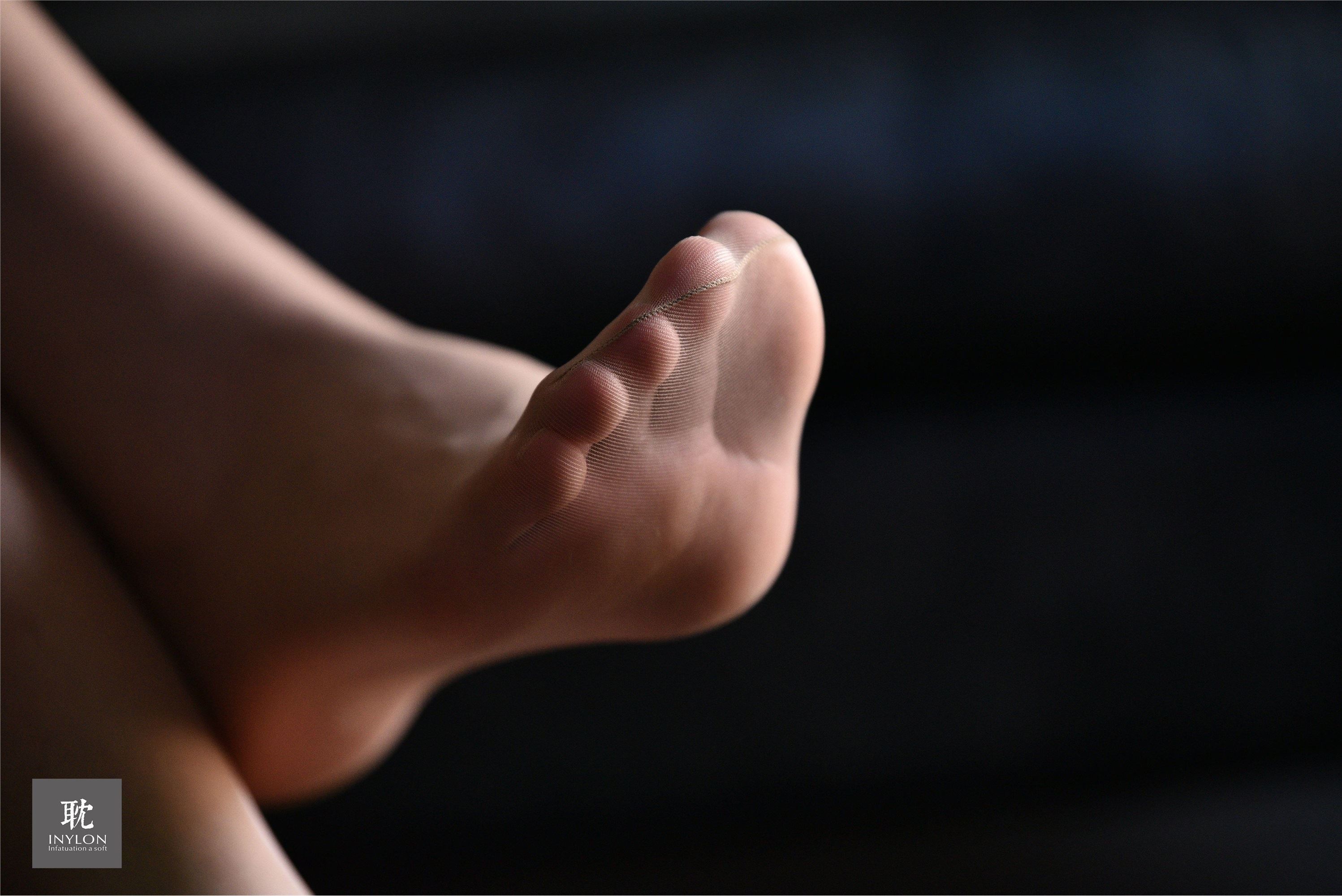 IESS异思趣向《普惠集245》- 模特：君老师《穿袜的OL》